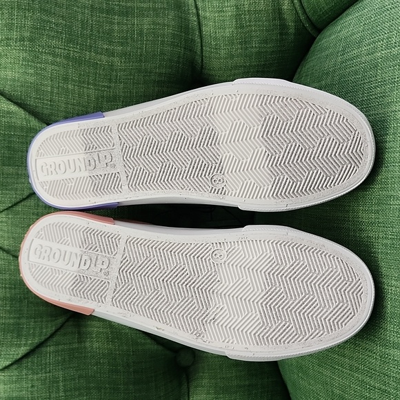 Disney Winnie the Pooh and Eeyore Women's Mismatched Unisex Shoes - Picture 7 of 10